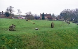 Avebury,-stone-circle,-henge,-megalith,-Neolithic,-UNESCO-World-Heritage-Site,-Wiltshire,-England,-prehistoric-monument,-sarsen-stone,-archaeology,-Stonehenge,-Early-Bronze-Age,-ceremonial-site,-ritual-landscape,-Alexander-Keiller,-National-Trust,-ancient-monument,-archaeological-site,-Neolithic-Britain,-sacred-landscape,-prehistoric-astronomy,-ancient-Britain,-heritage-site,-Kaleidos,-Kaleidos-images,-La-parole-à-limage,-Tarek-Charara